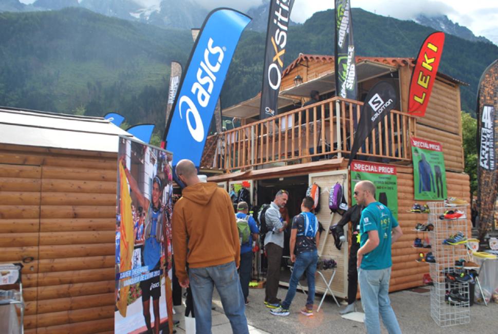 UTMB : Endurance Shop frappe fort sur le village