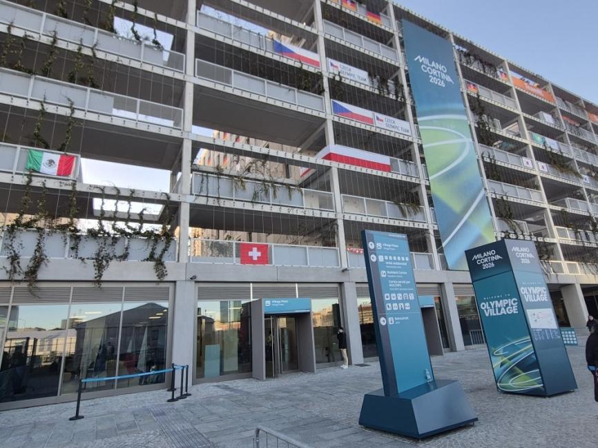 Quelles sont les deux infrastructures construites à Milan pour les Jeux ?