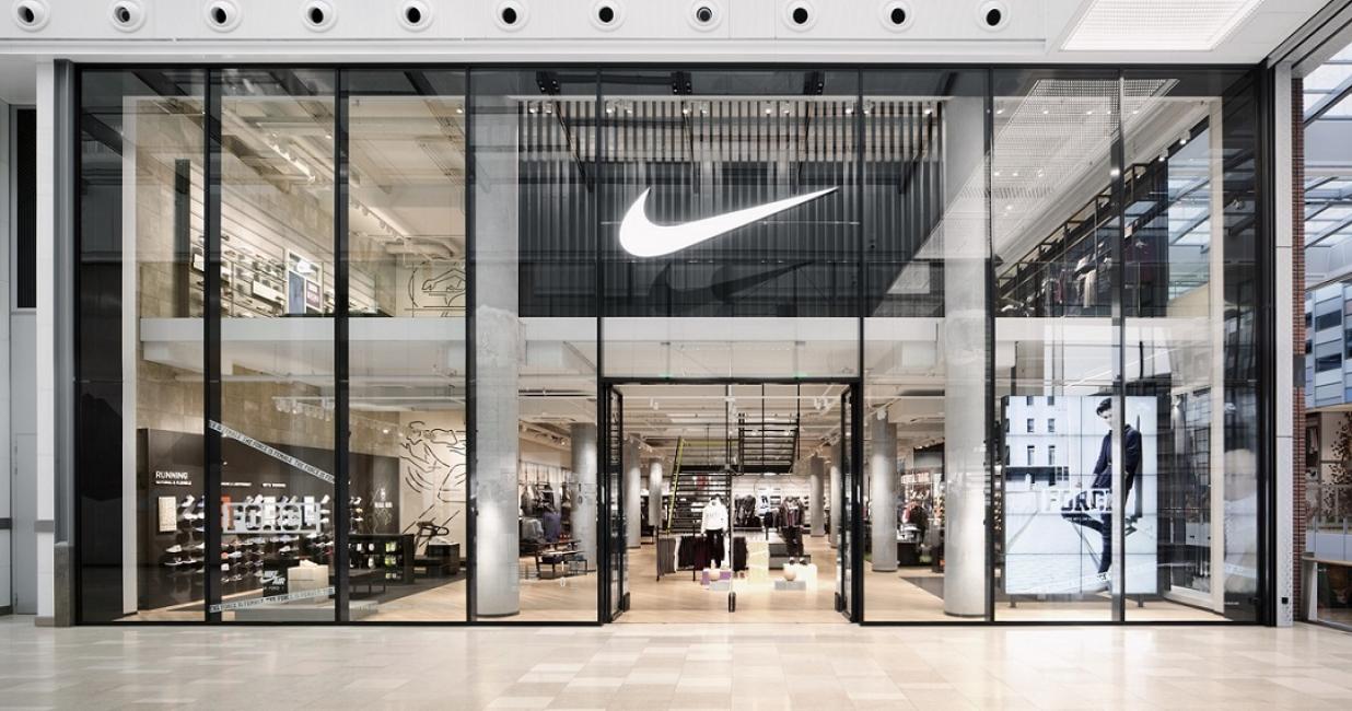 Coupes claires au siège de Nike