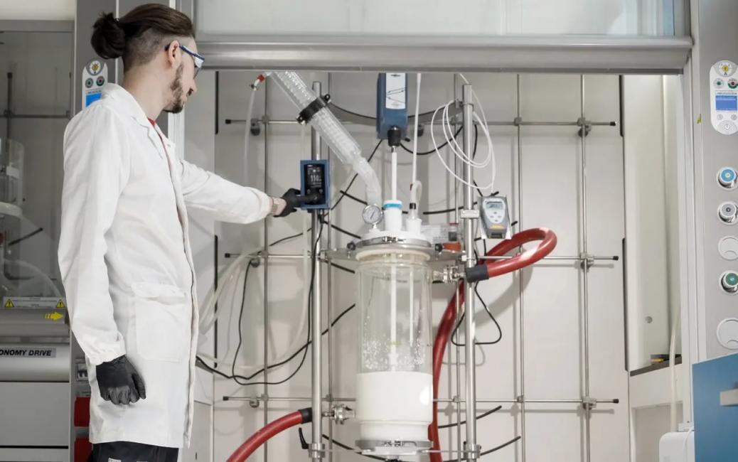 La récupération de fibres à partir de tissus mixtes rendue possible pour une réutilisation