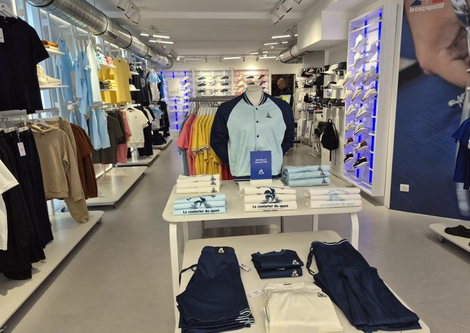 Sous quelle couleur Le Coq Sportif rechantera-t-il ?