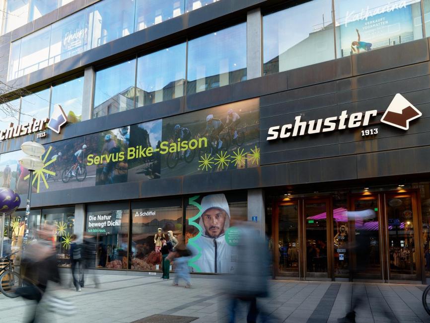 Schuster donne plus d'espace au vélo