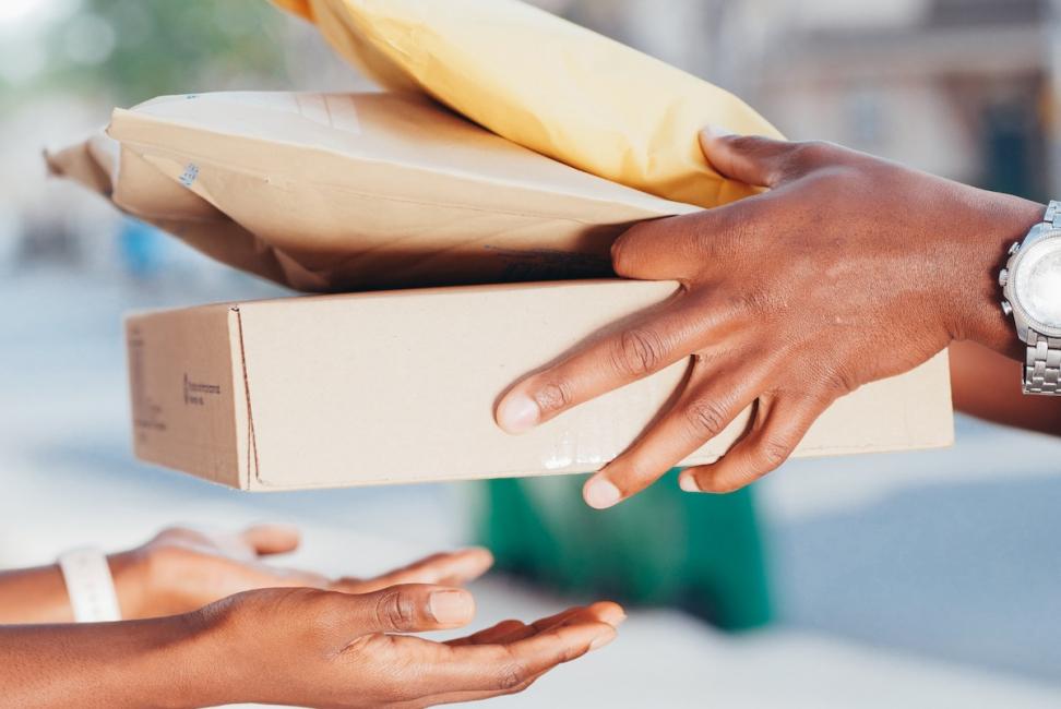 La taxe sur les petits colis rapporte bien moins qu’anticipé
