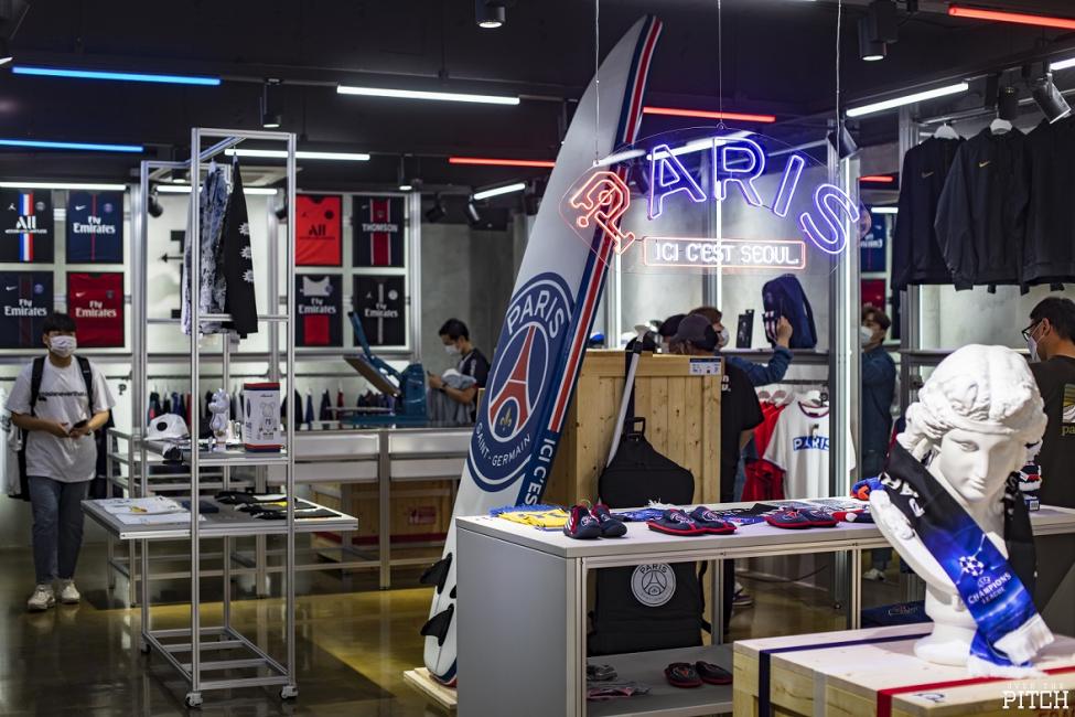 Le Paris Saint-Germain a ouvert sa première boutique en Corée