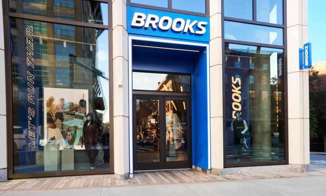 Brooks s’essaye au commerce à Boston