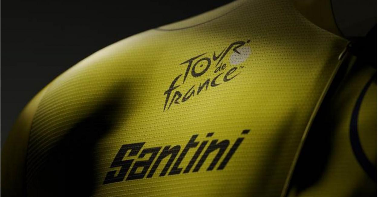 Santini monte sur le podium du Tour de France