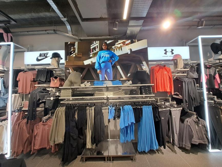 JD Sports est arrivé sur les Champs-Elysées