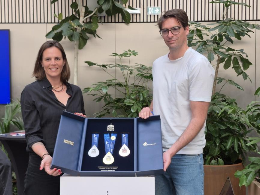 Qui est le fabricant des médailles des Championnats d’Europe de natation ?