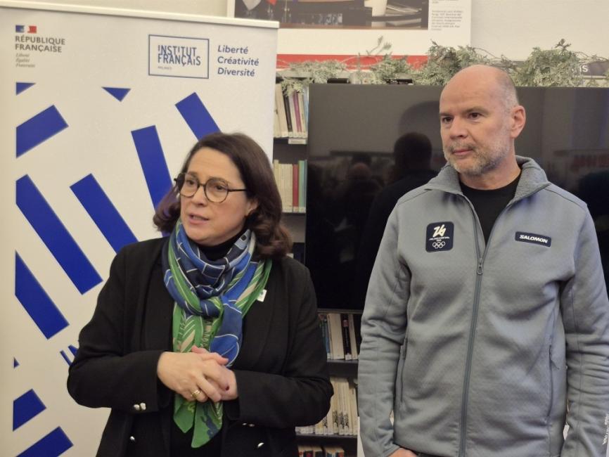 Marina Ferrari salue le plus grand groupe de volontaires internationaux aux JOP