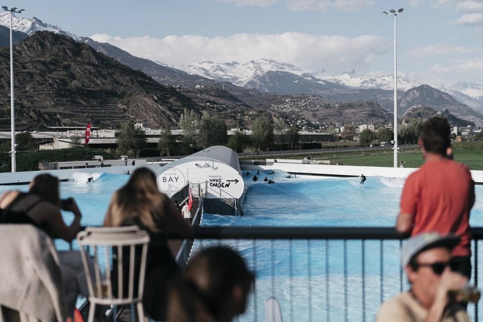 Alaïa Bay : un site de surf aux pieds des pistes suisses