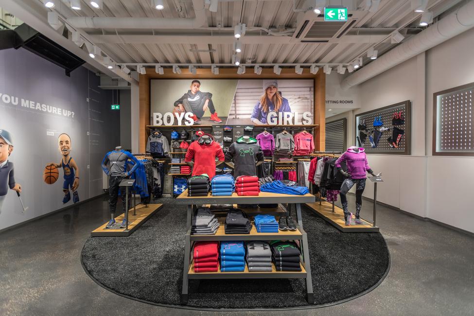 slecht Merg Een zekere Under Armour (Amsterdam) - RETAIL CONCEPT - Sport Guide – Le business des  enseignes et des marques