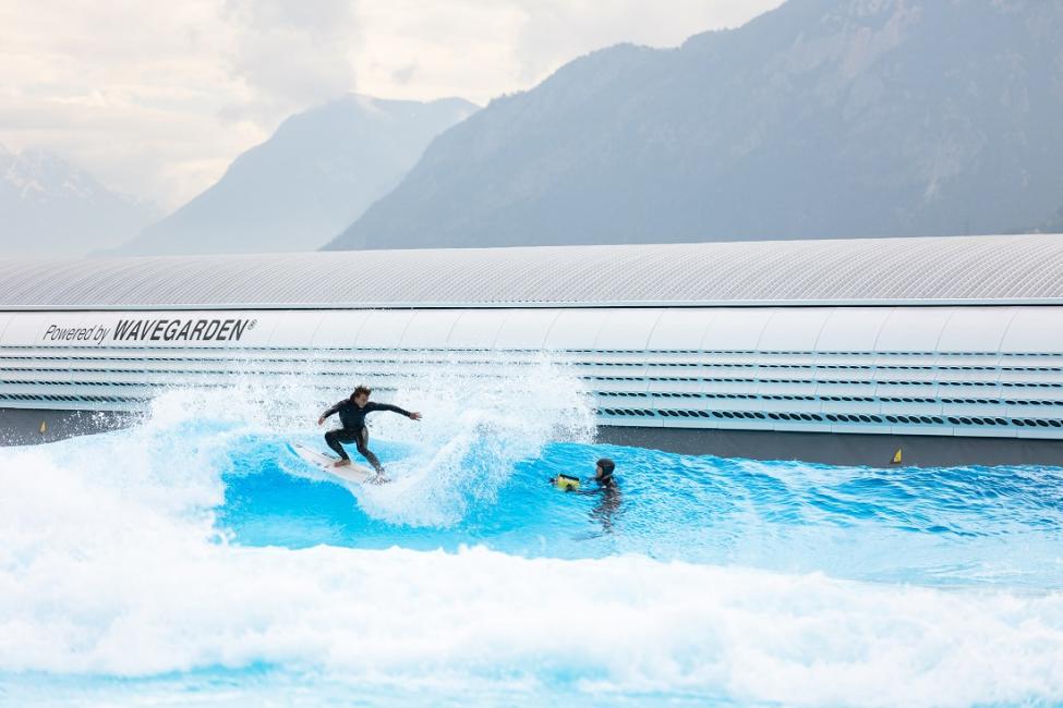Alaïa Bay : un site de surf aux pieds des pistes suisses