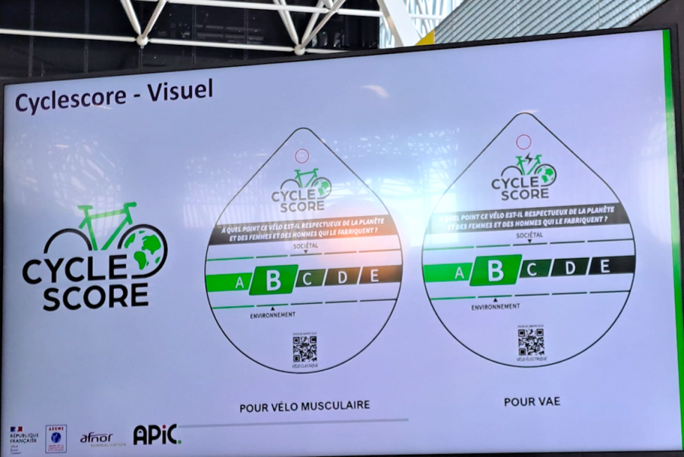 Une étiquette "Cyclescore" en magasin à l’automne