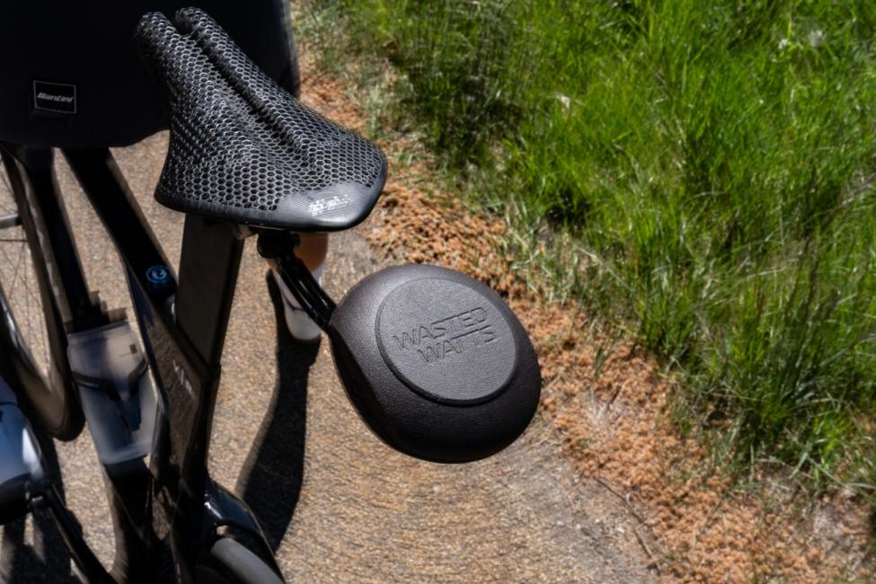 Aeroscale commercialise officiellement son capteur aérodynamique pour cyclistes