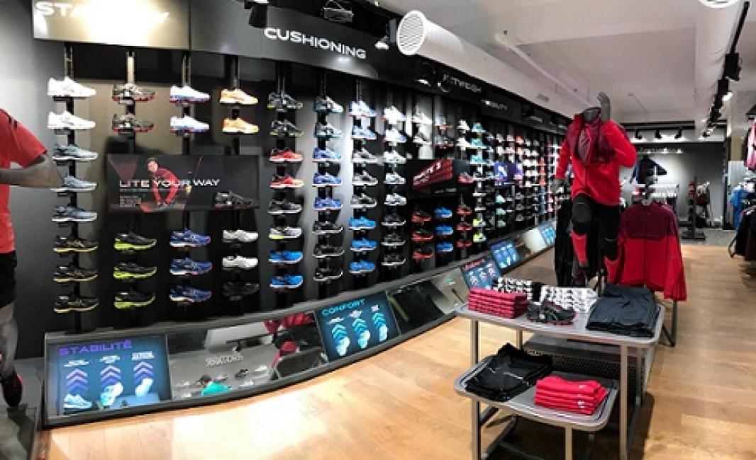 Asics accélère sur les magasins en France