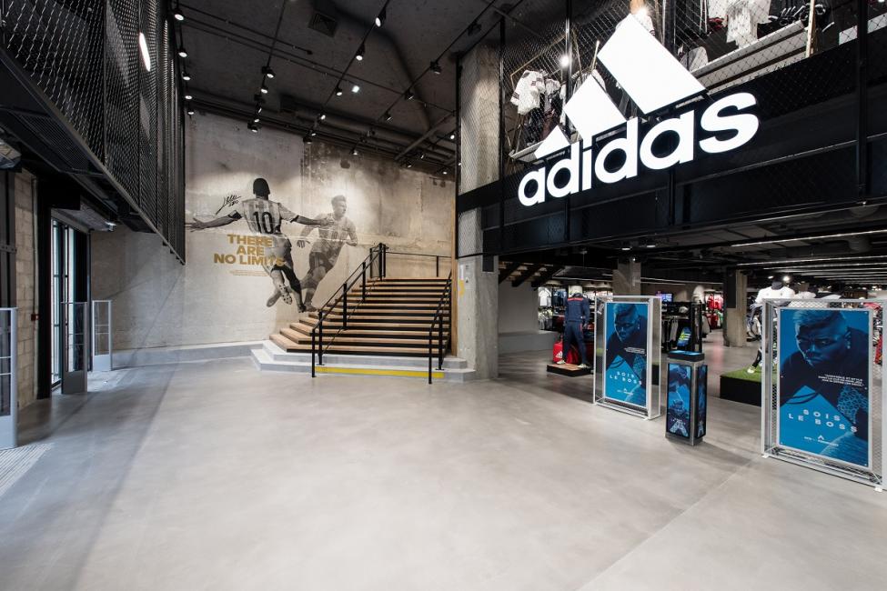 Adidas réfléchit à un transfert important à Paris