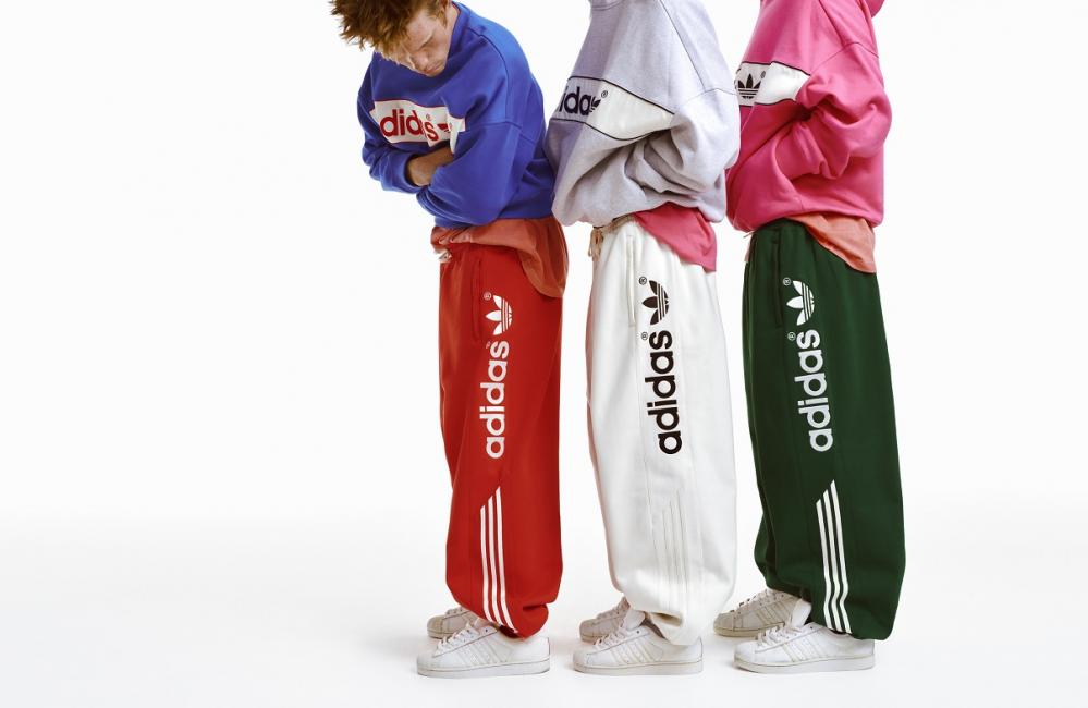 adidas revoit ses prévisions de résultats à la hausse pour 2026